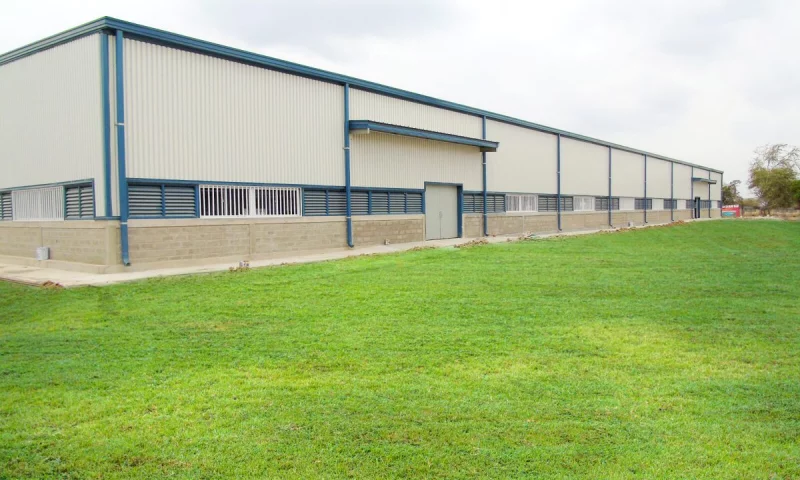 Teknik konservasi air pada konstruksi bangunan baja prefabrikasi