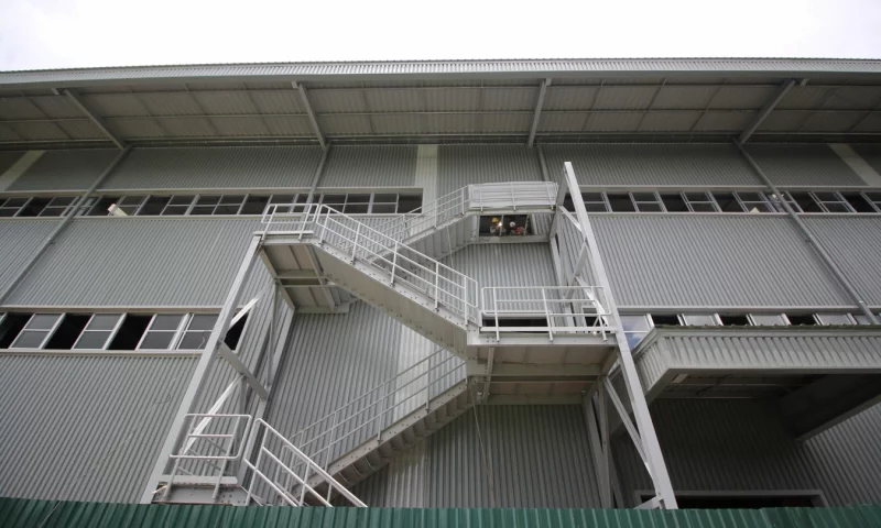 Pembangunan pabrik dan pabrik pengolahan hasil pertanian