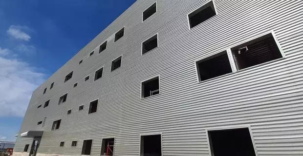 Prefab steel building with Alumin color - bangunan struktur baja prefabrikasi