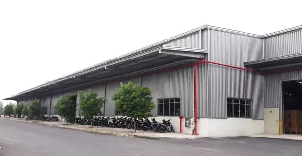 Prefabricated steel building with Alumin color - bangunan struktur baja prefabrikasi
